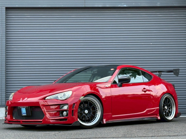 トヨタ 86 2.0 GT フルエアロ・車高調等カスタム多数あり!